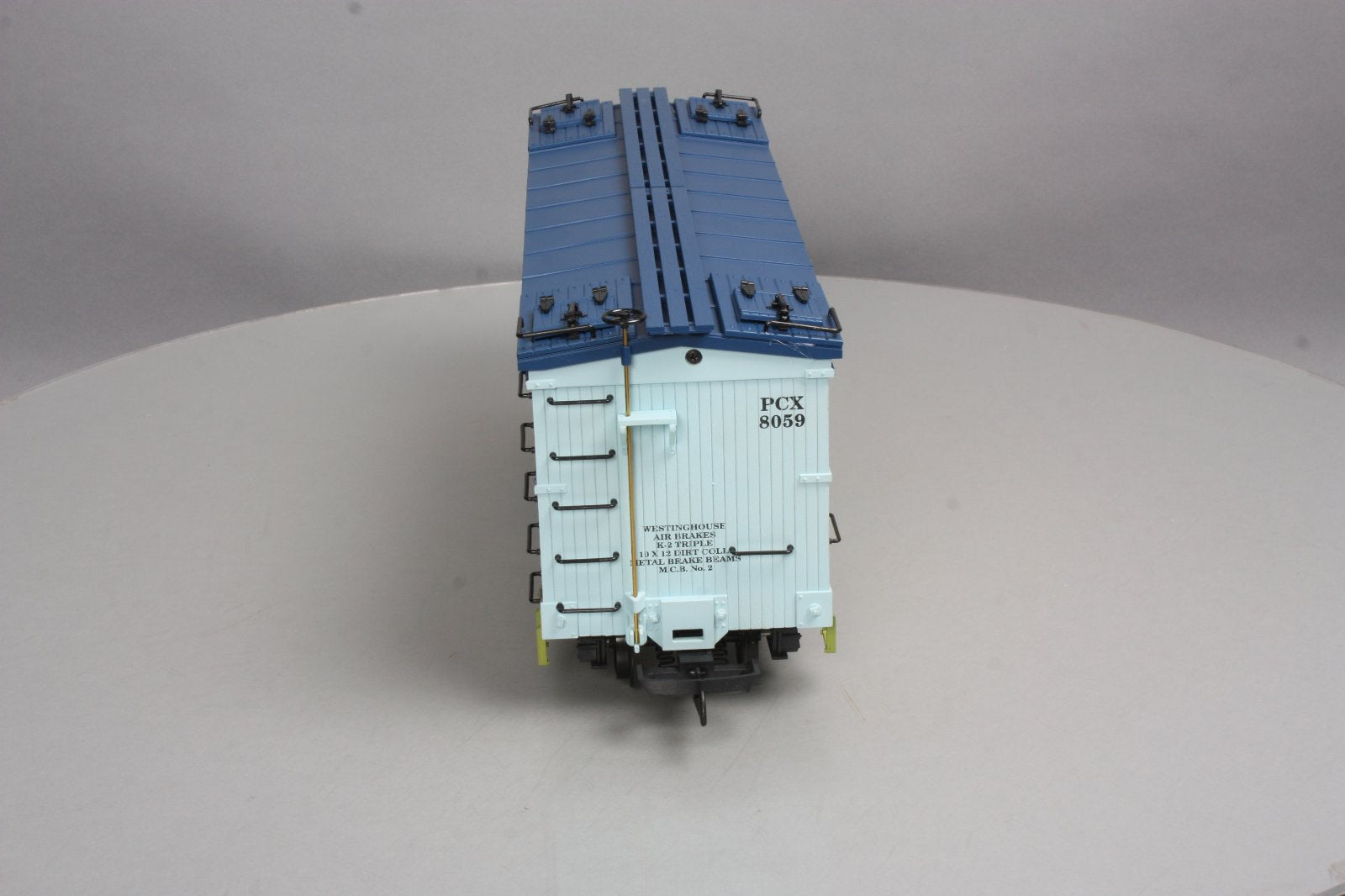 USA Trains 16432 G Scale Pioneer Club Beer Refrigerator Car