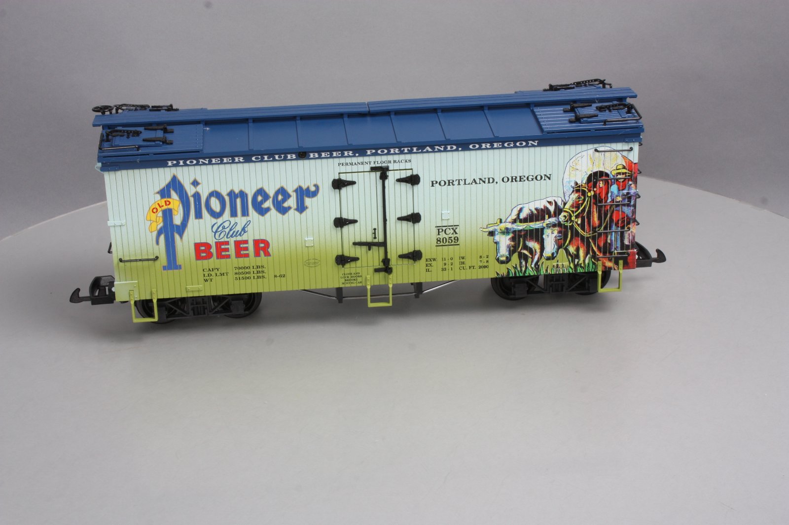 USA Trains 16432 G Scale Pioneer Club Beer Refrigerator Car