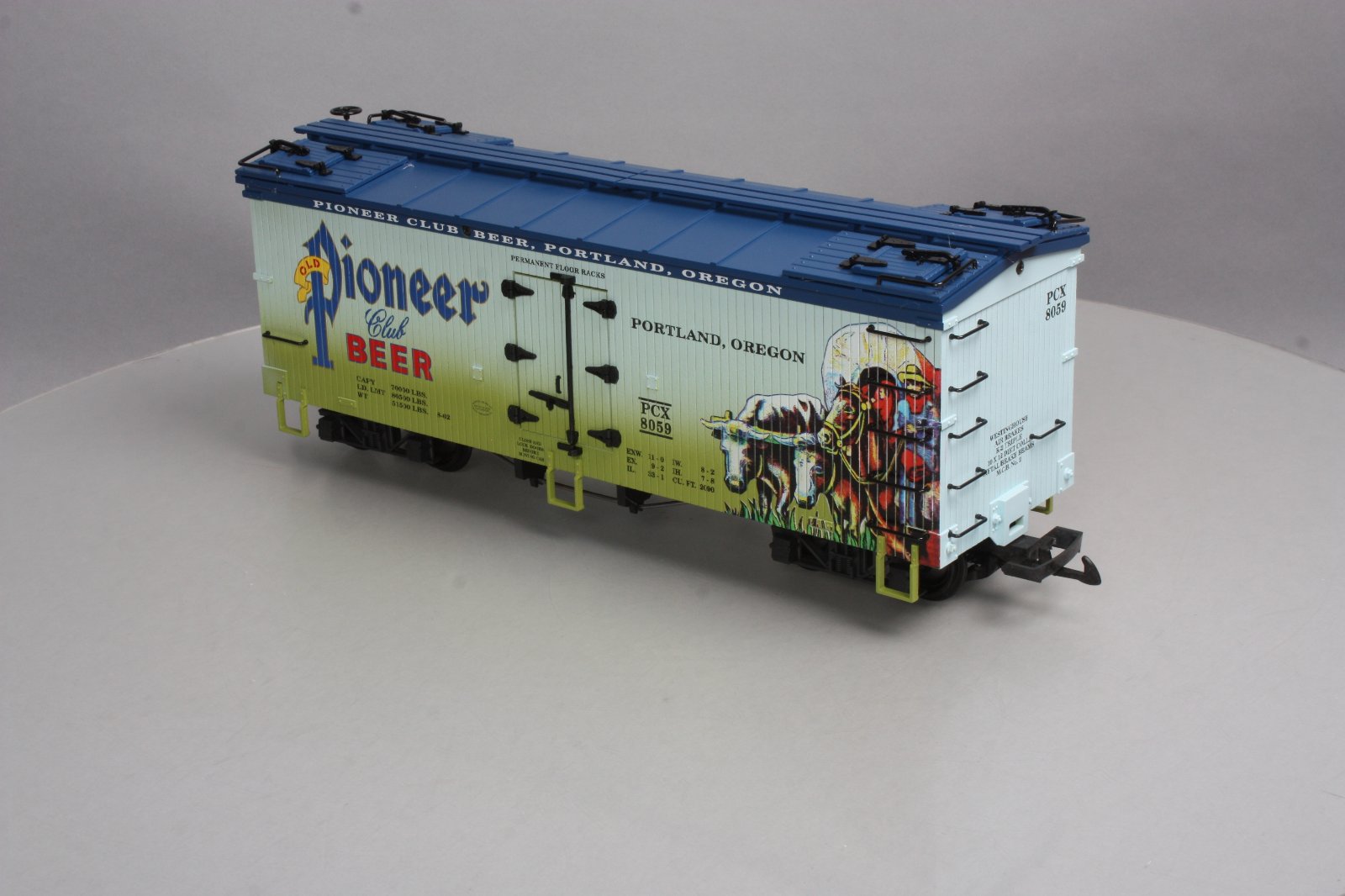 USA Trains 16432 G Scale Pioneer Club Beer Refrigerator Car