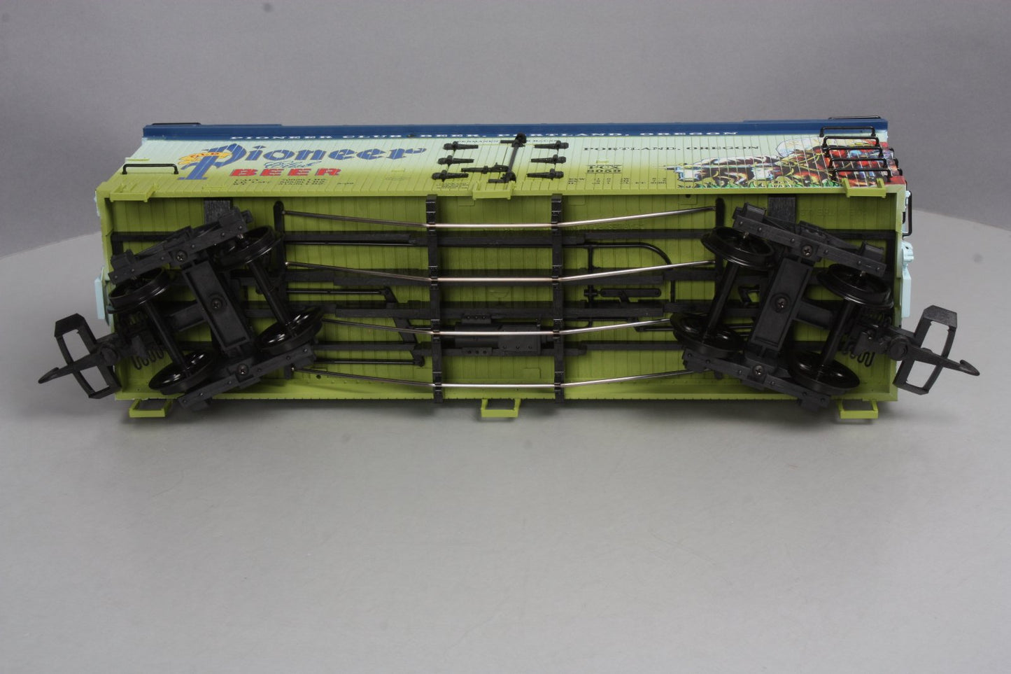 USA Trains 16432 G Scale Pioneer Club Beer Refrigerator Car