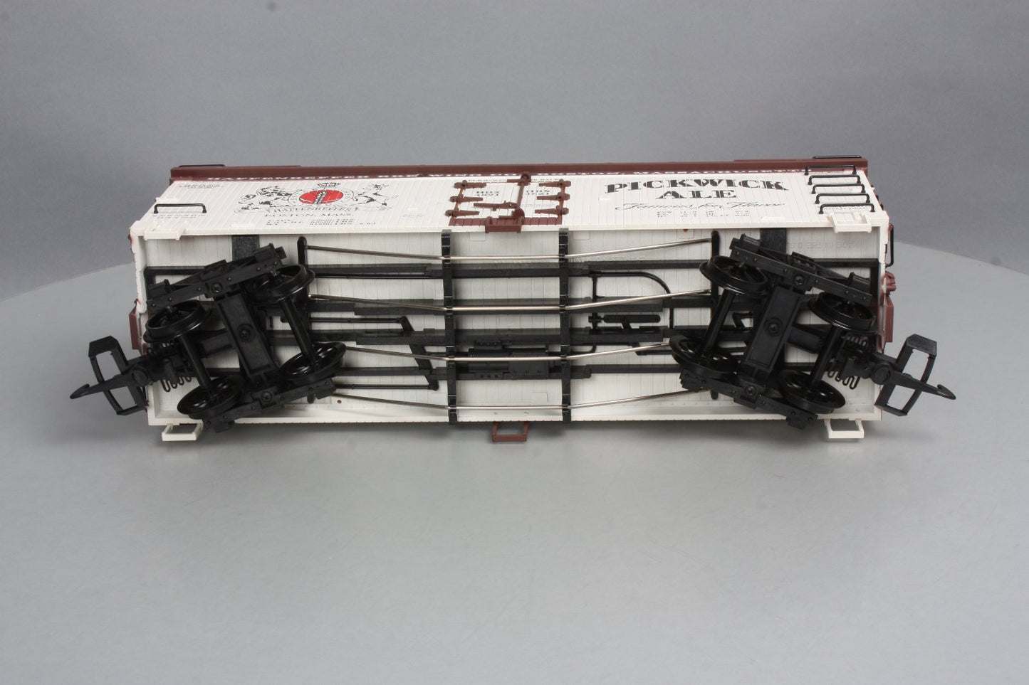 USA Trains 16412 G Scale Pickwick Ale Refrigerator Car
