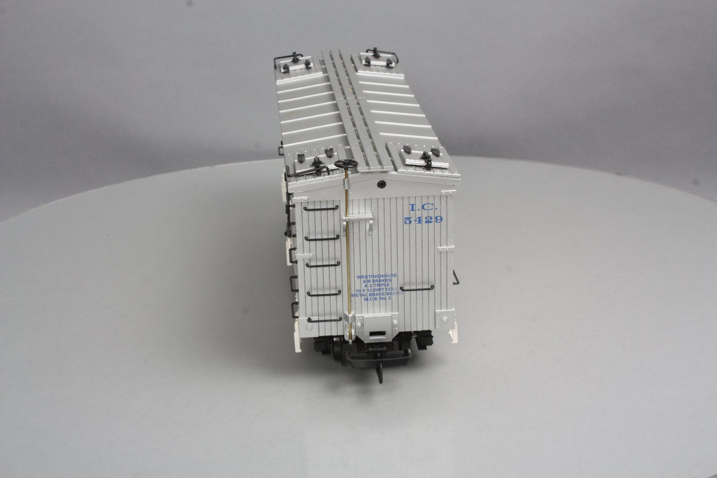 USA Trains 16391 G Scale Vitamin Beer Refrigerator Car