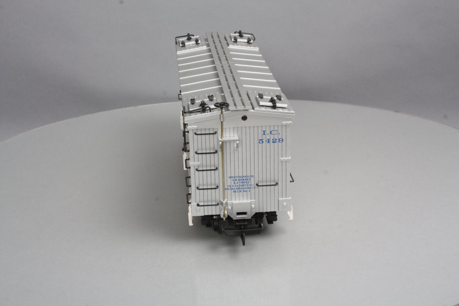 USA Trains 16391 G Scale Vitamin Beer Refrigerator Car