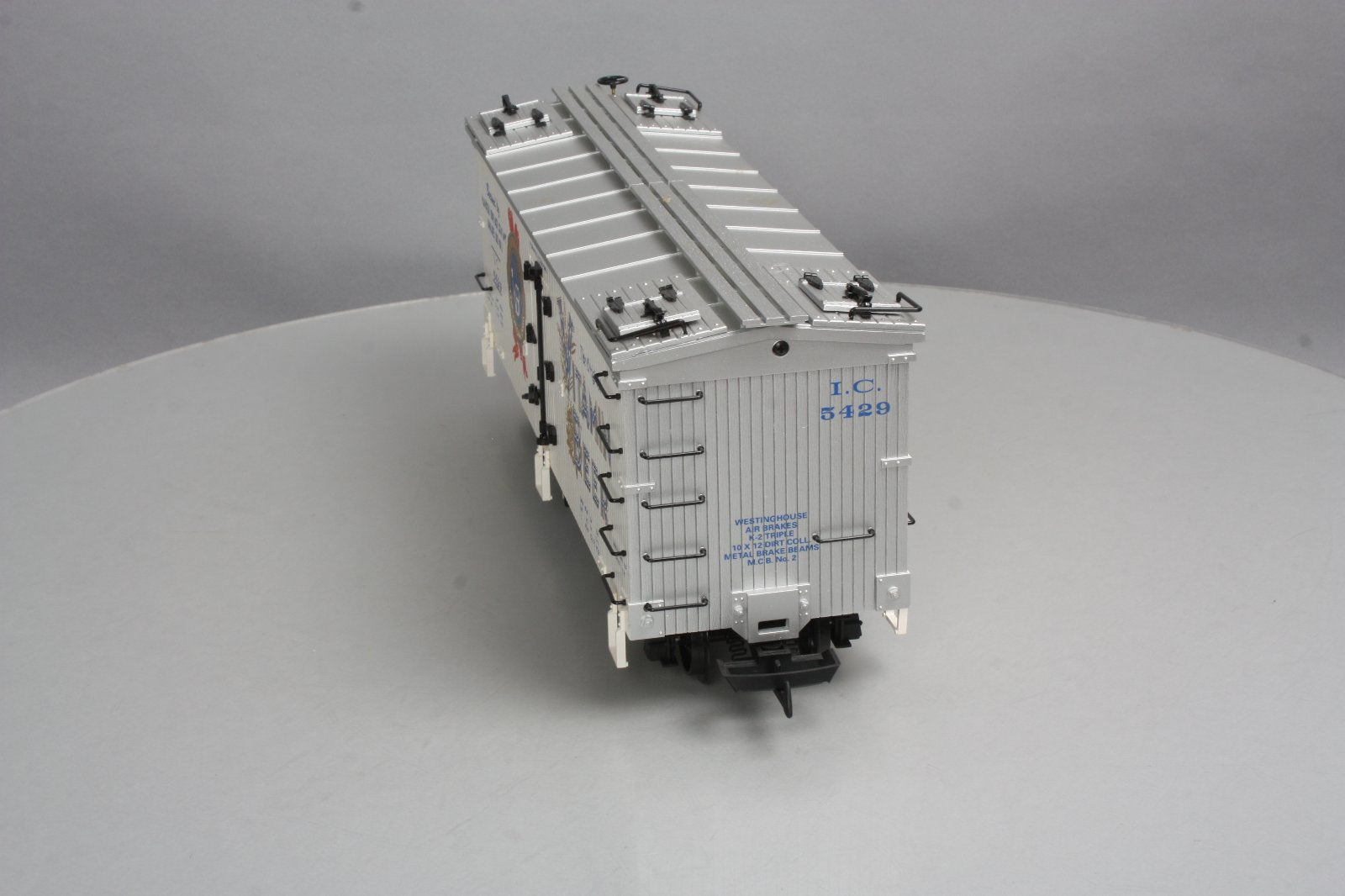 USA Trains 16391 G Scale Vitamin Beer Refrigerator Car