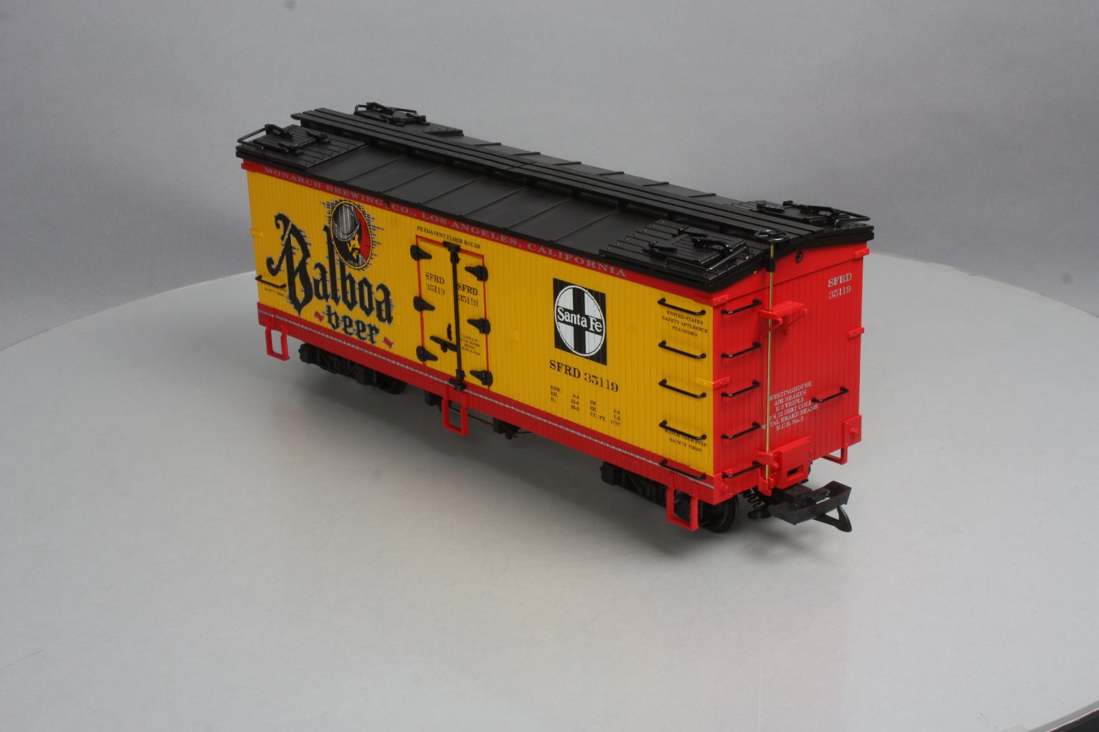 USA Trains 16428 G Scale Balboa Beer Refrigerator Car