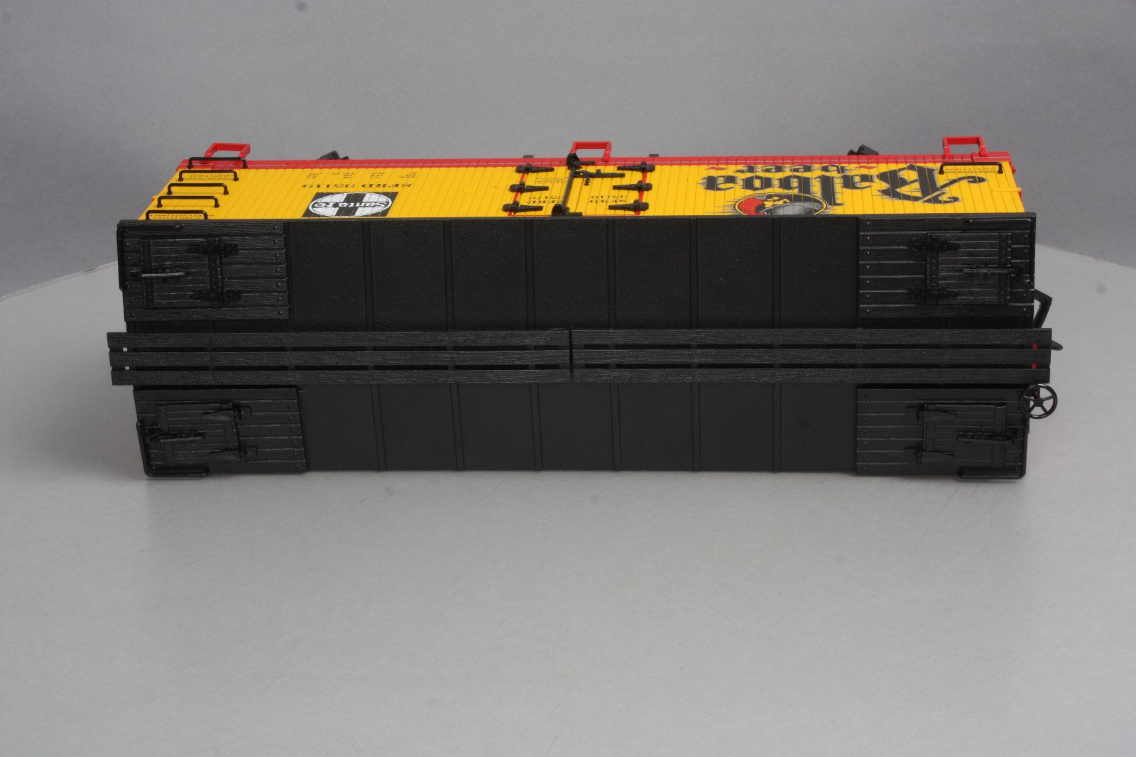 USA Trains 16428 G Scale Balboa Beer Refrigerator Car