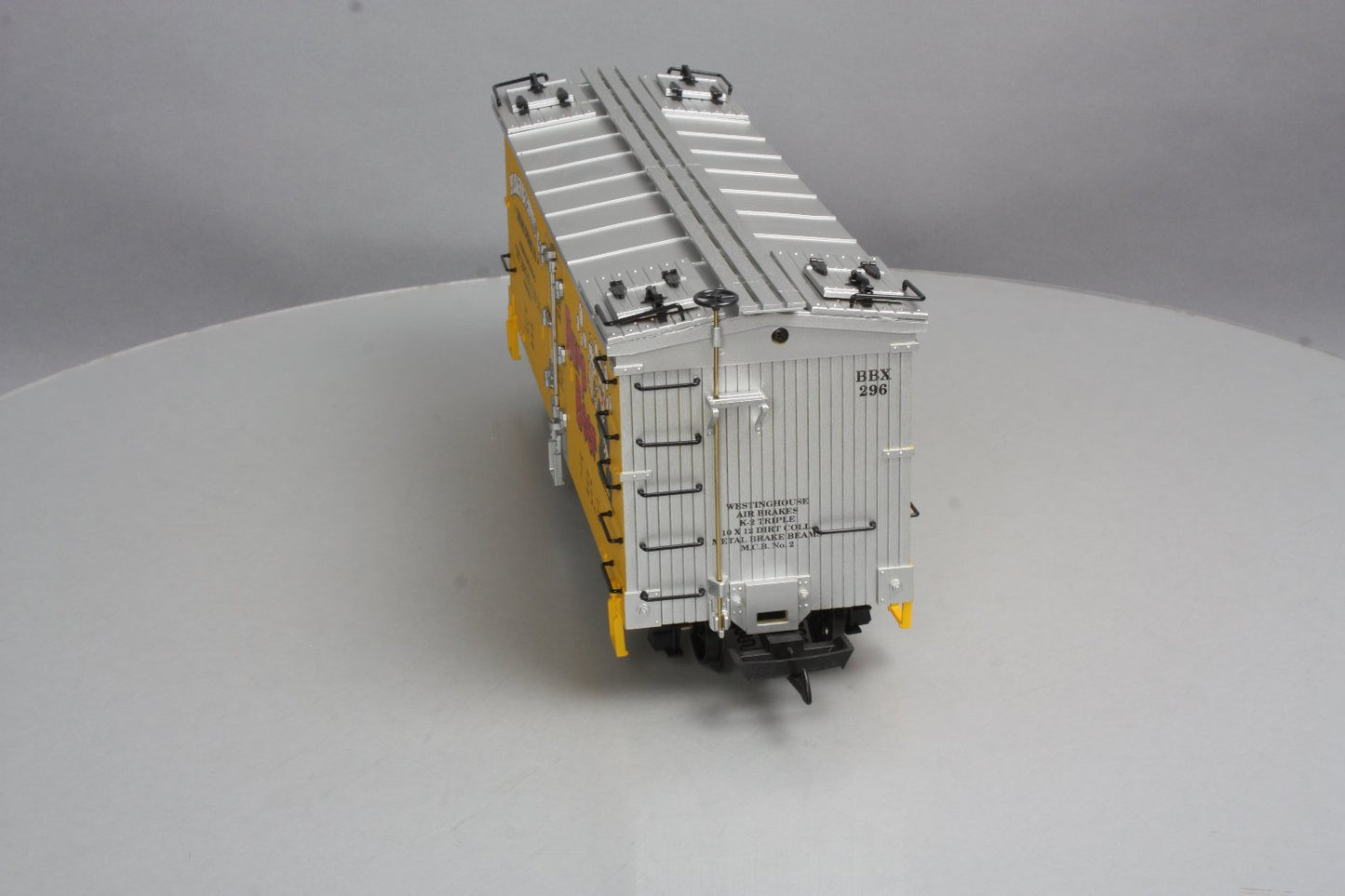 USA Trains R16407 G Scale Belcher Brewing Co. Refrigerator Car