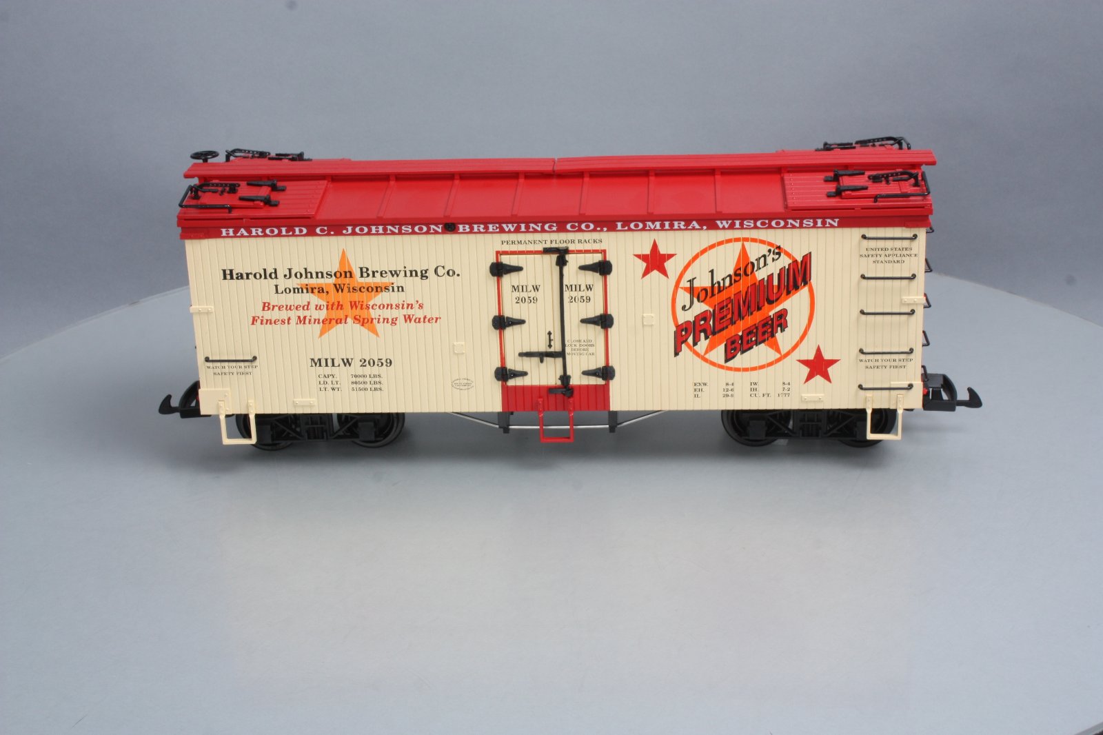 USA Trains 16425 G Scale Johnson's Premium Beer Refrigerator Car