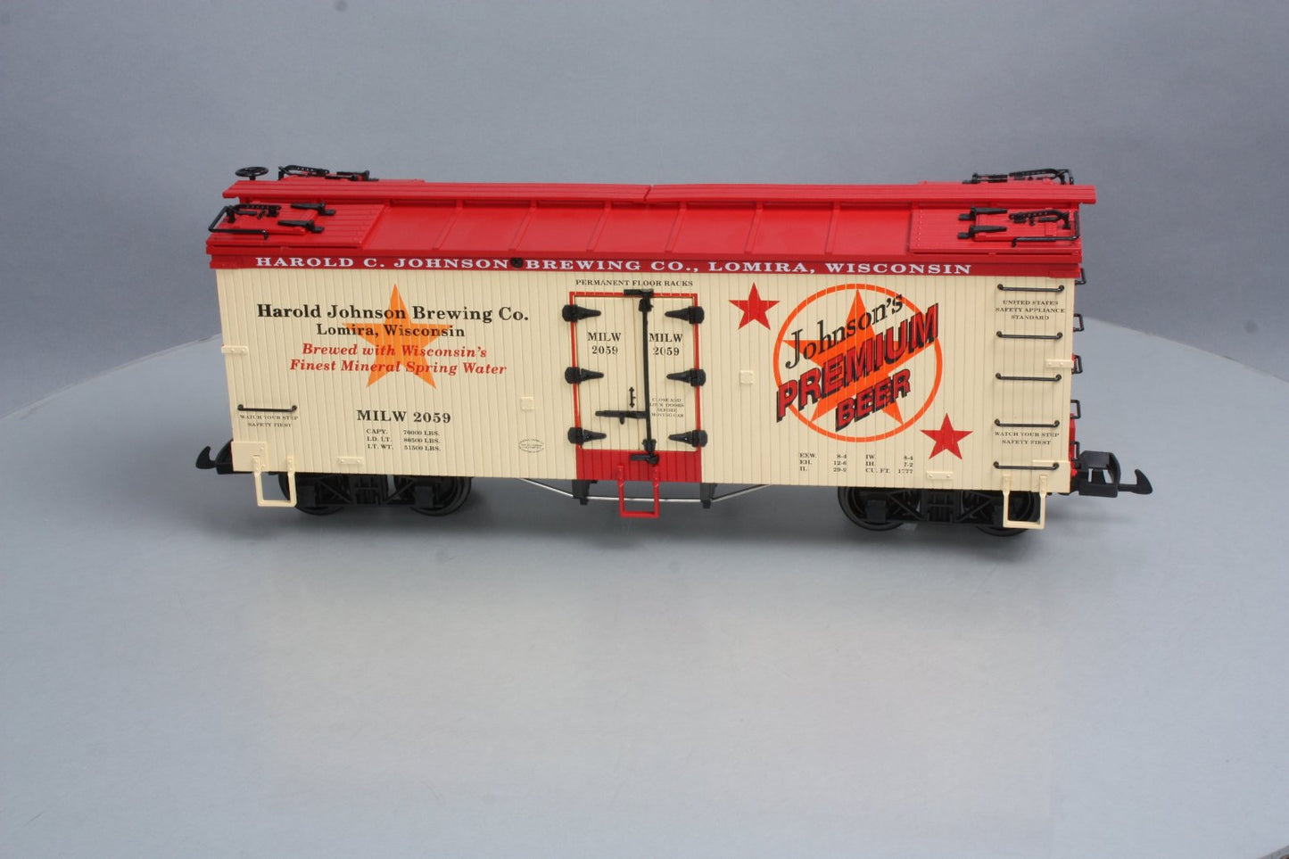 USA Trains 16425 G Scale Johnson's Premium Beer Refrigerator Car