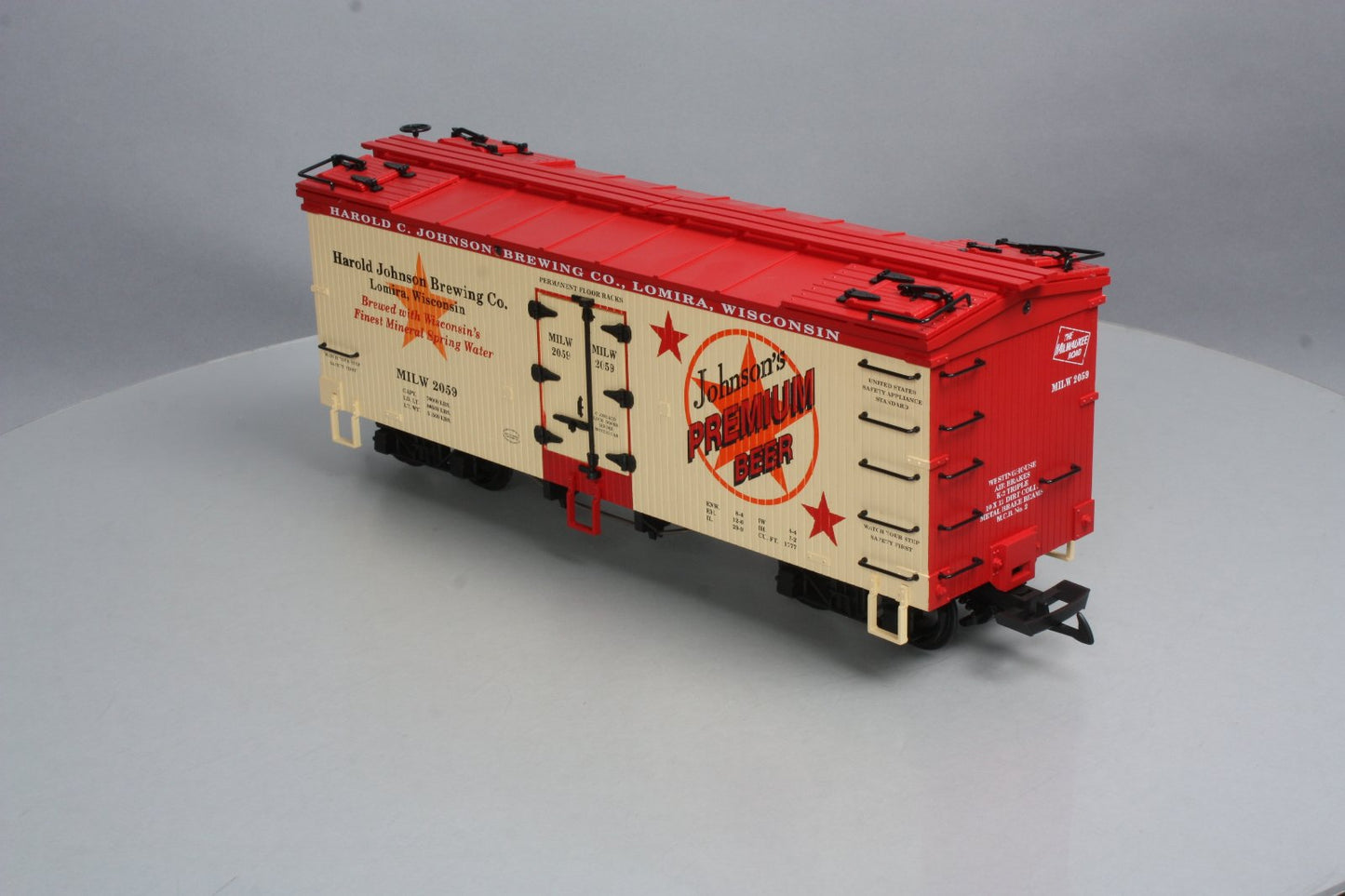 USA Trains 16425 G Scale Johnson's Premium Beer Refrigerator Car