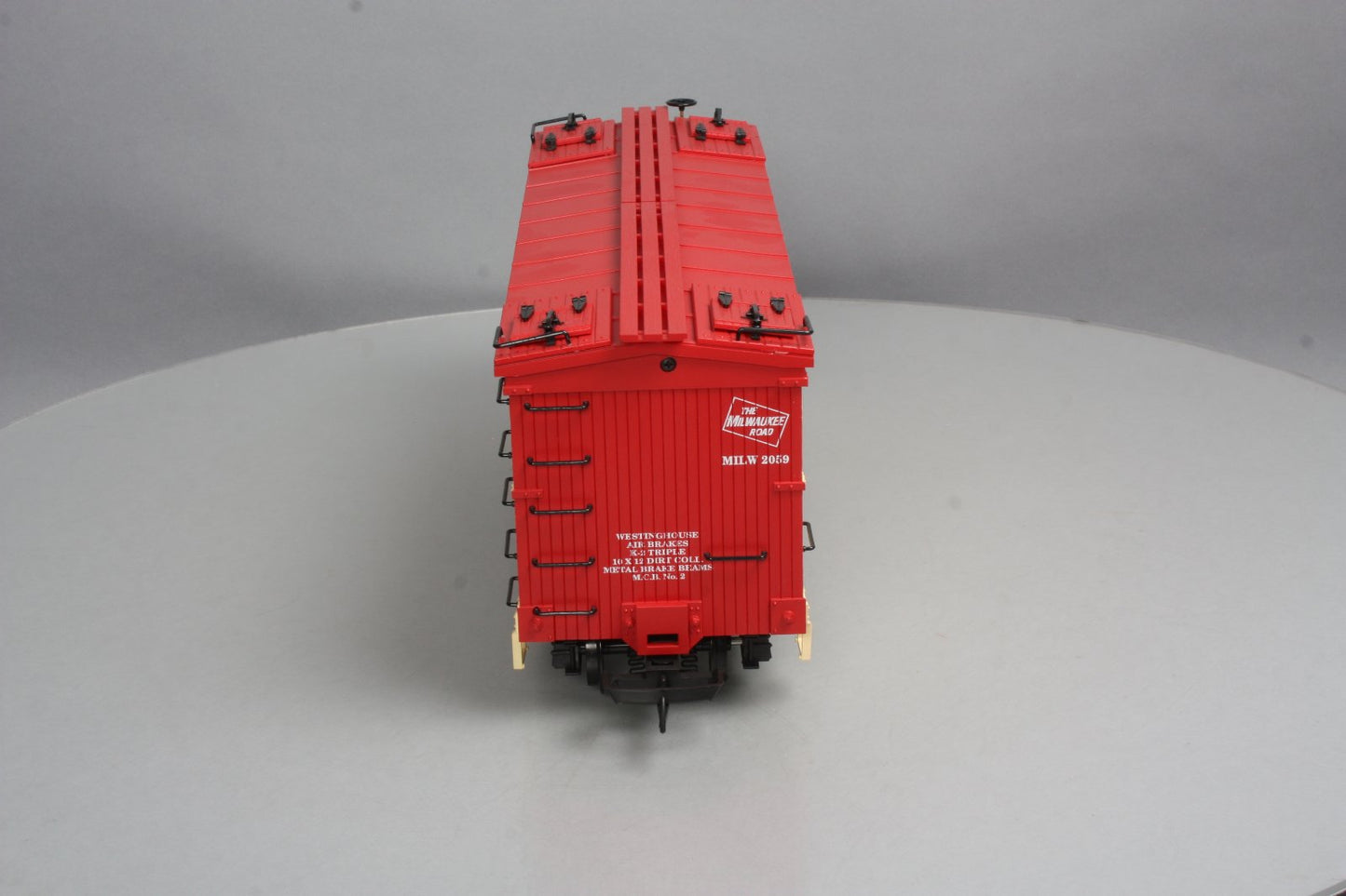 USA Trains 16425 G Scale Johnson's Premium Beer Refrigerator Car