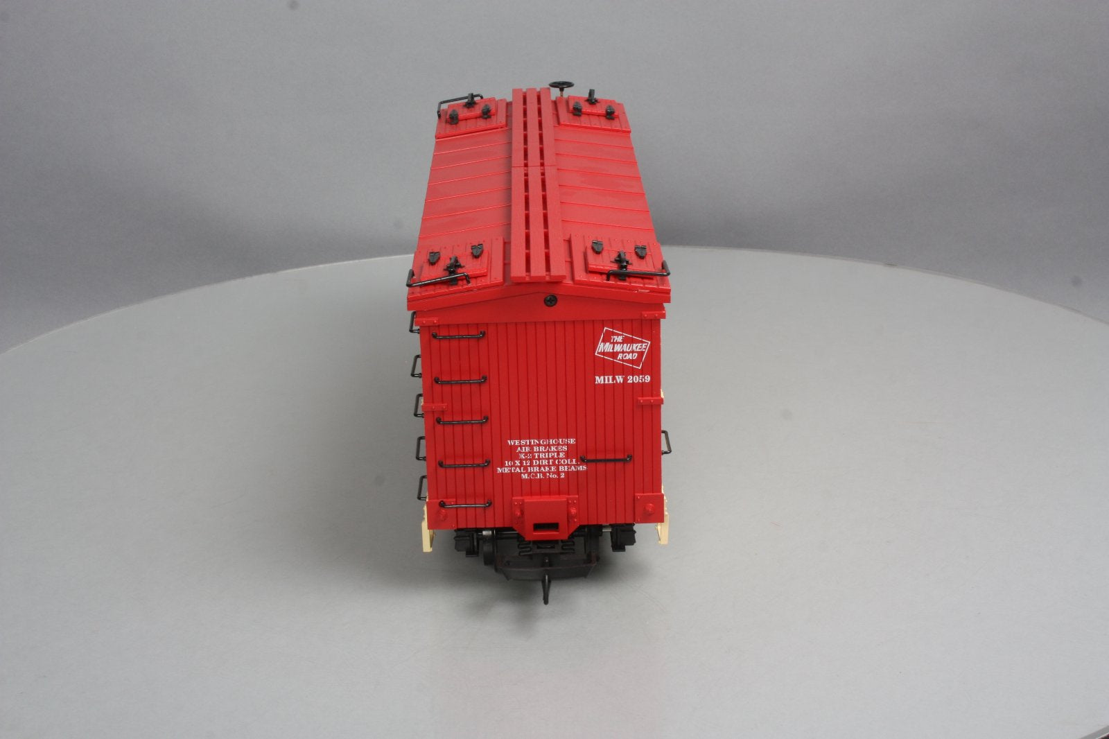 USA Trains 16425 G Scale Johnson's Premium Beer Refrigerator Car