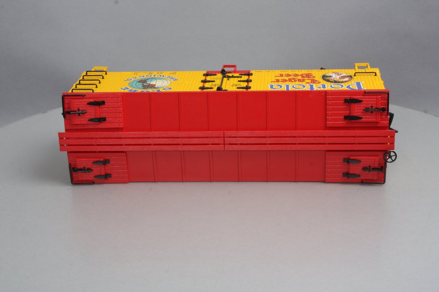 USA Trains 16439 G Scale Portola Lager Beer Refrigerator Car