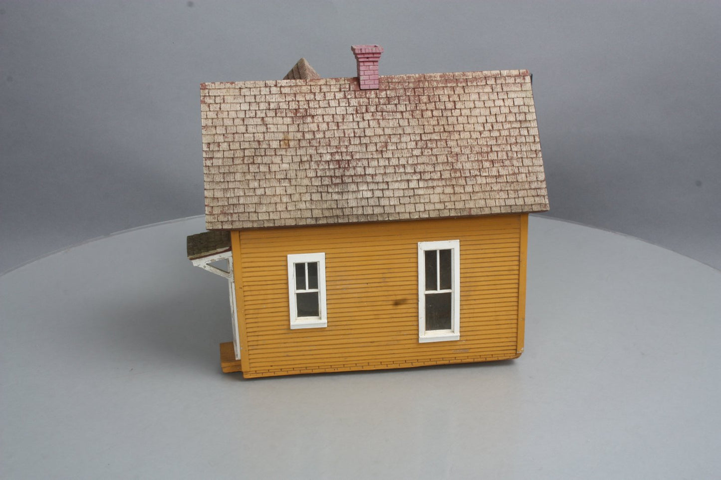 Aristo-Craft 7214 G Assembled Gingerbread Cottage