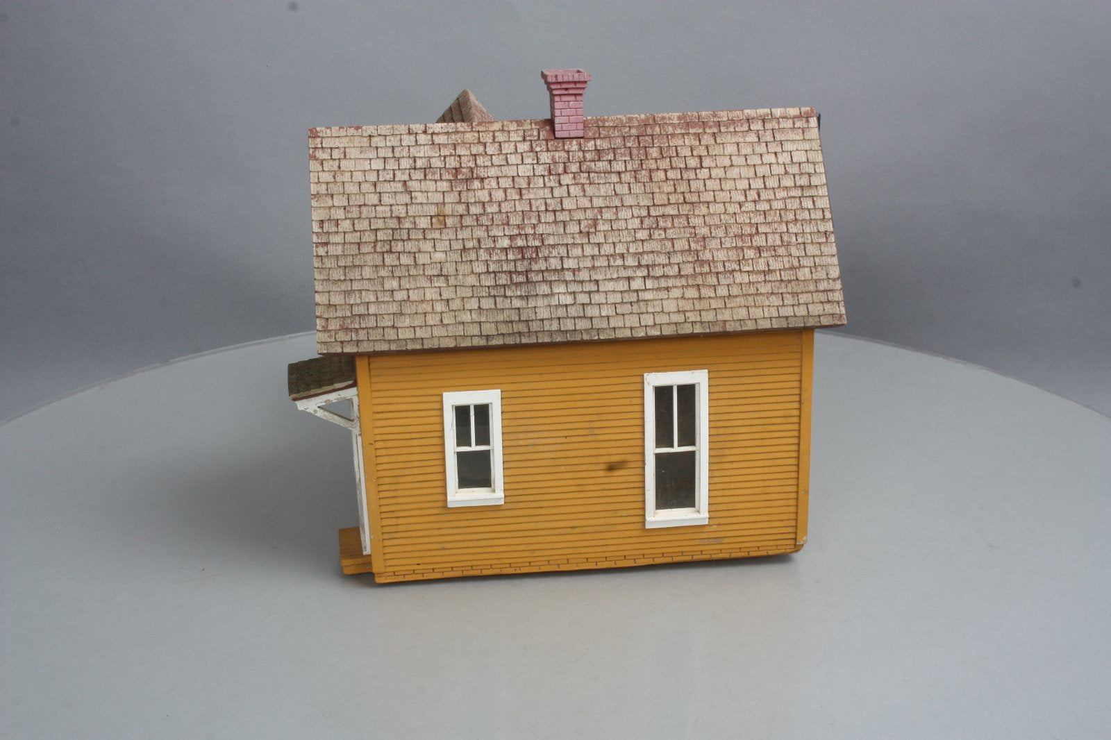 Aristo-Craft 7214 G Assembled Gingerbread Cottage
