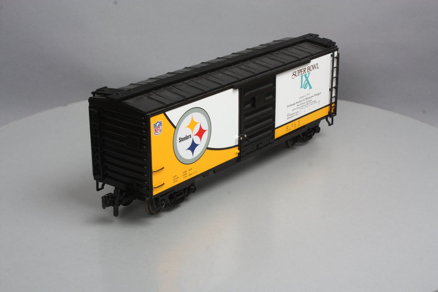 MTH 70-74068 G Scale Pittsburgh Steelers (Super Bowl 9) 40' Metal Wheels Boxcar