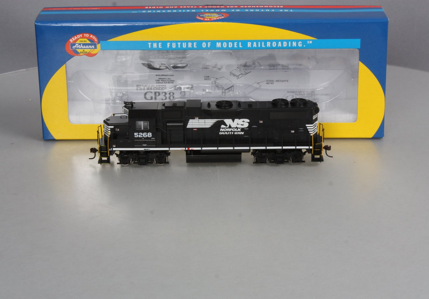 Athearn 78918 HO Norfolk Southern GP38-2 Diesel Locomotive # 5268