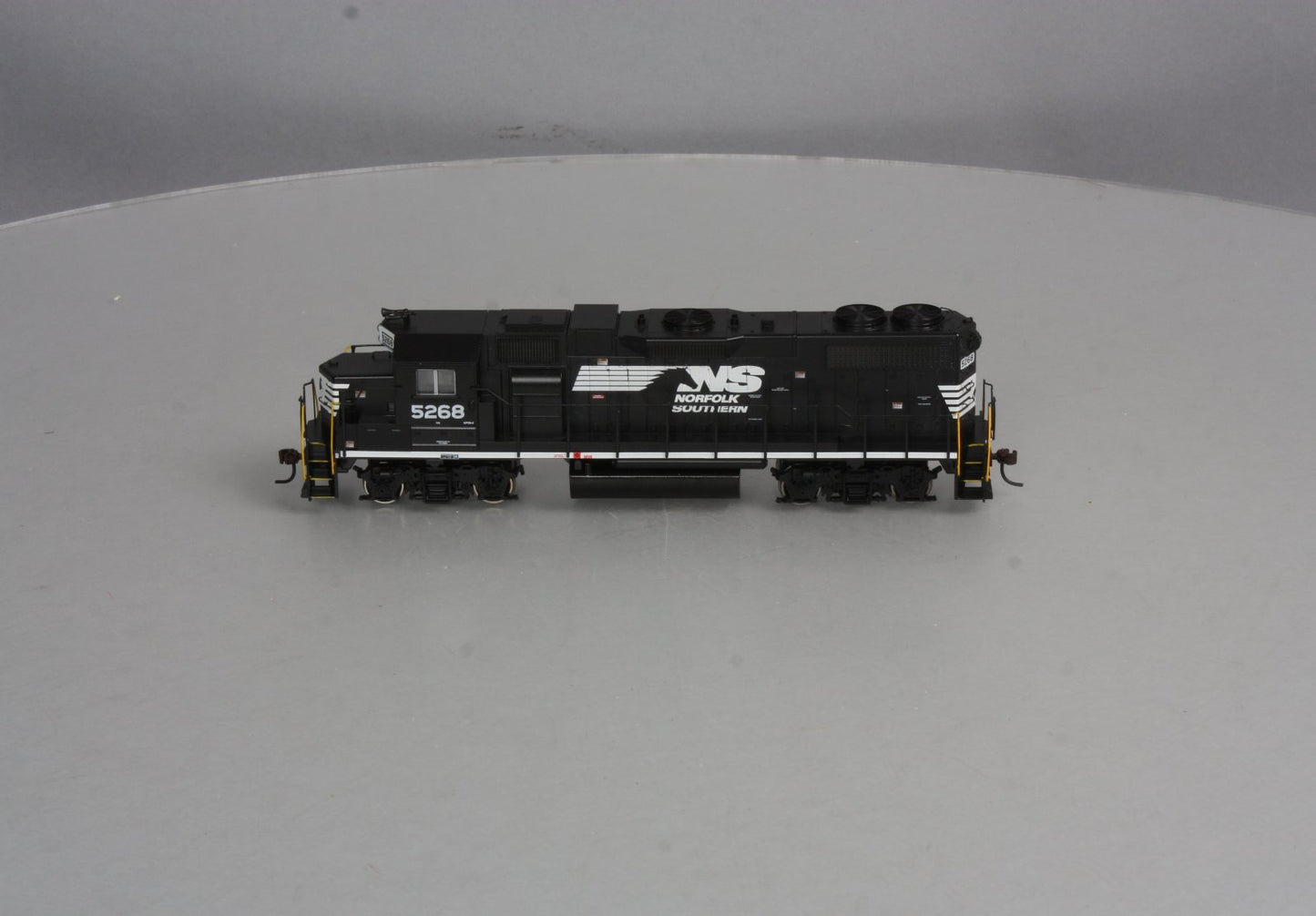 Athearn 78918 HO Norfolk Southern GP38-2 Diesel Locomotive # 5268