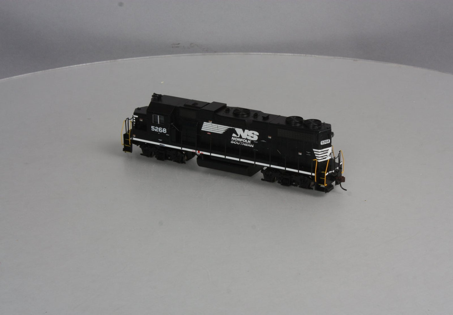 Athearn 78918 HO Norfolk Southern GP38-2 Diesel Locomotive # 5268