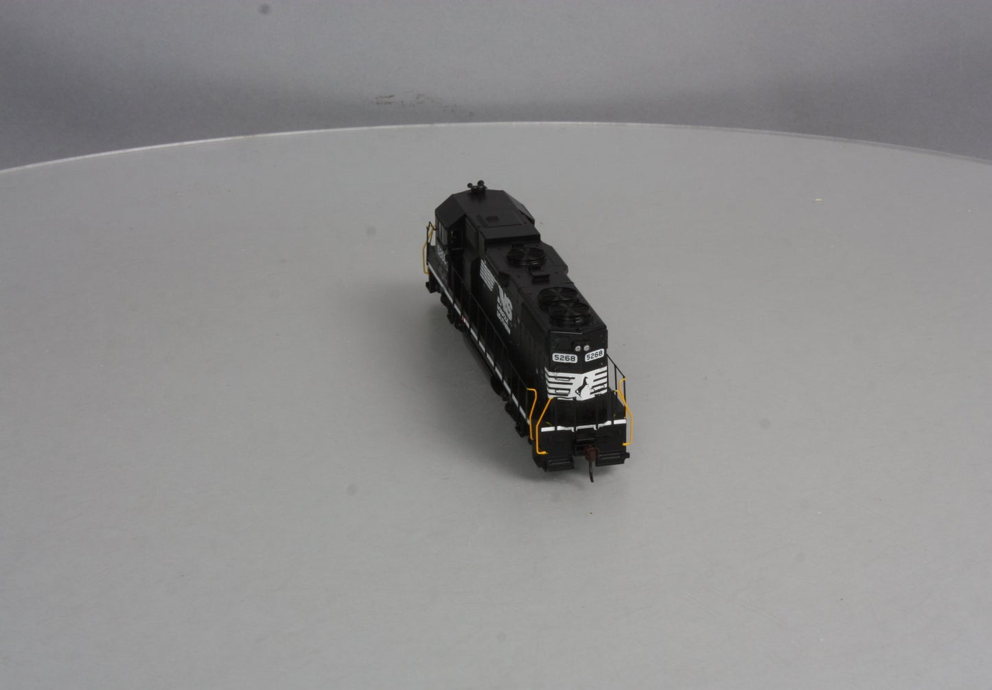Athearn 78918 HO Norfolk Southern GP38-2 Diesel Locomotive # 5268