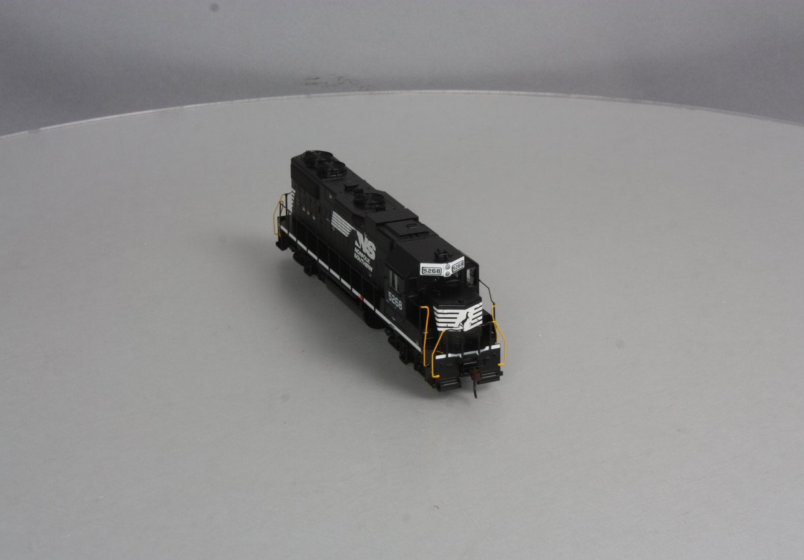 Athearn 78918 HO Norfolk Southern GP38-2 Diesel Locomotive # 5268