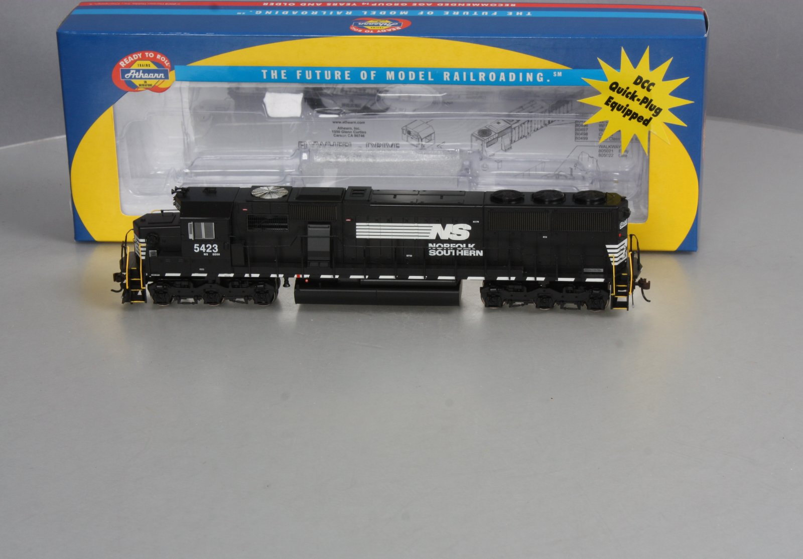 Athearn 80984 HO Scale Norfolk Southern SD50 Diesel Locomotive