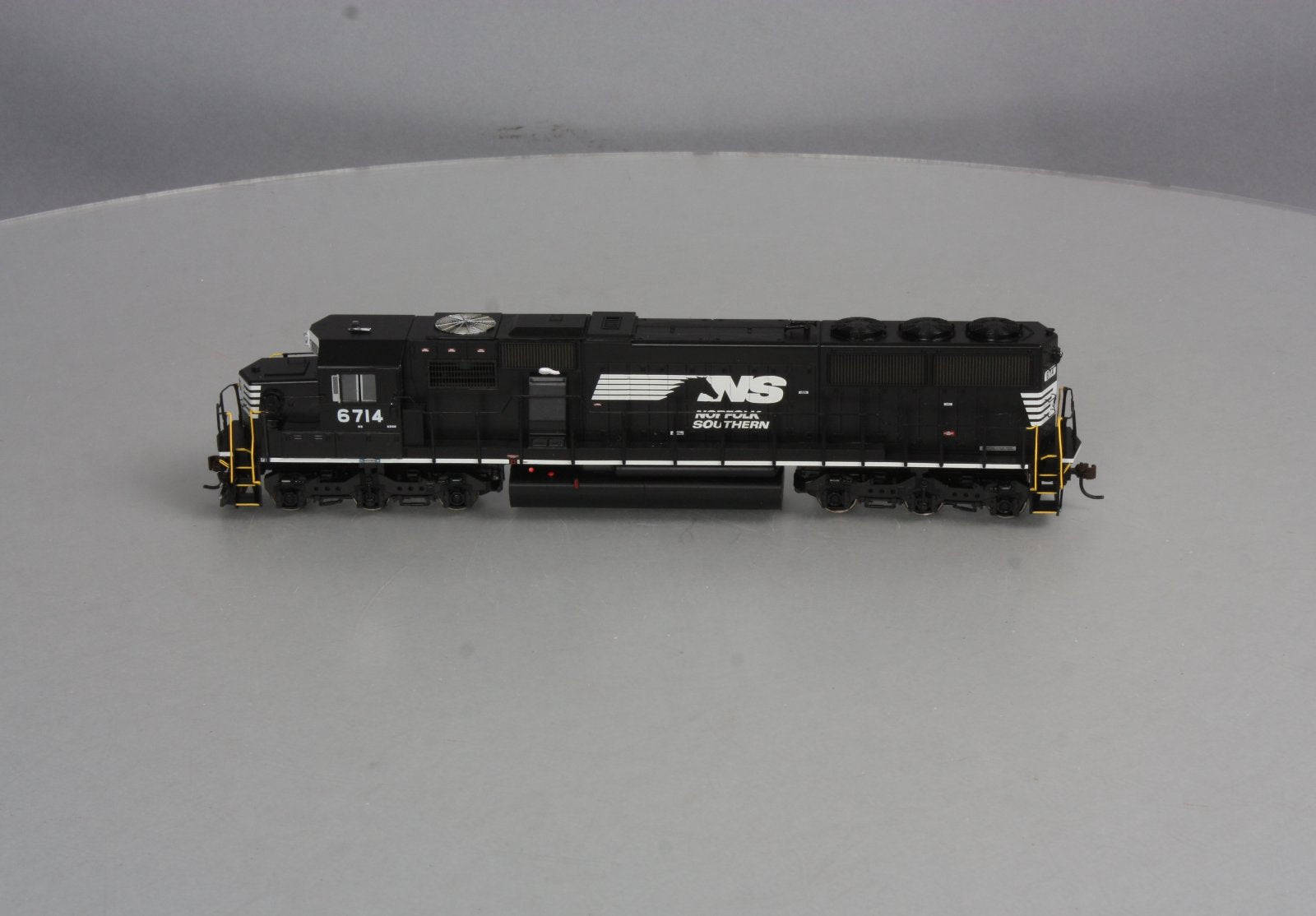 Athearn 78806 HO Scale Norfolk Southern SD-60 Diesel Locomotive
