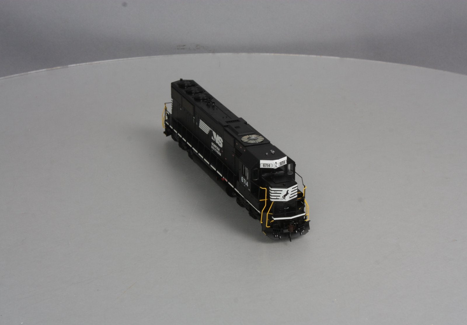 Athearn 78806 HO Scale Norfolk Southern SD-60 Diesel Locomotive