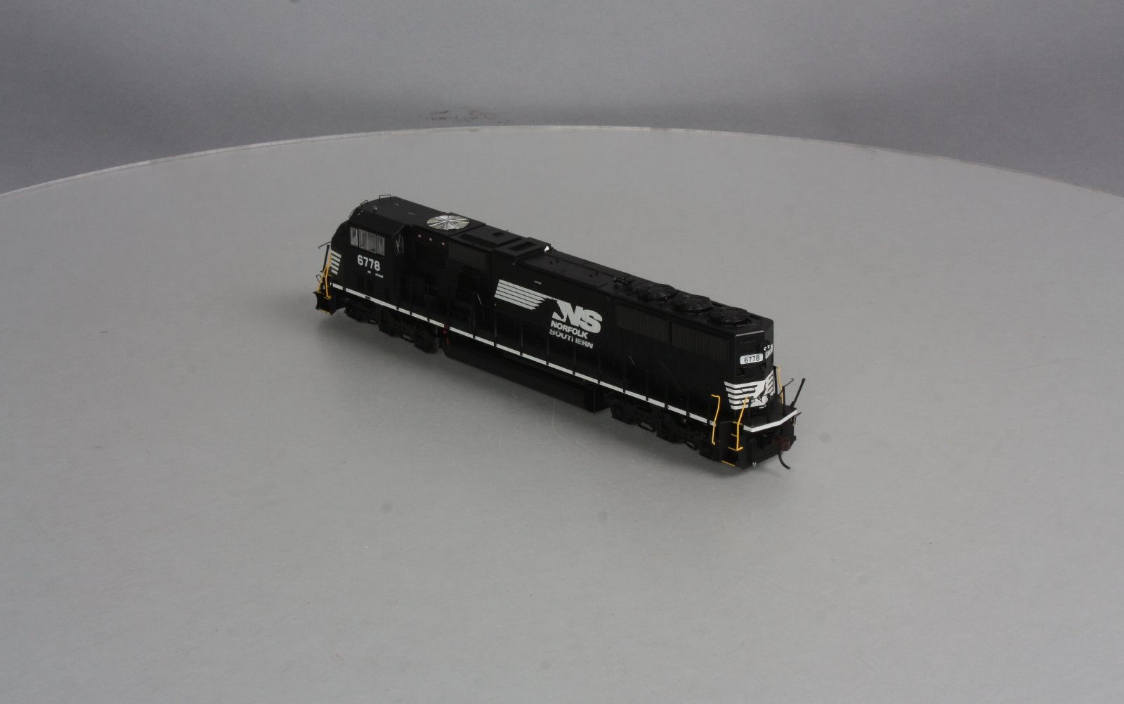 Athearn G67268 HO Norfolk Southern SD60M Diesel Locomotive #6778