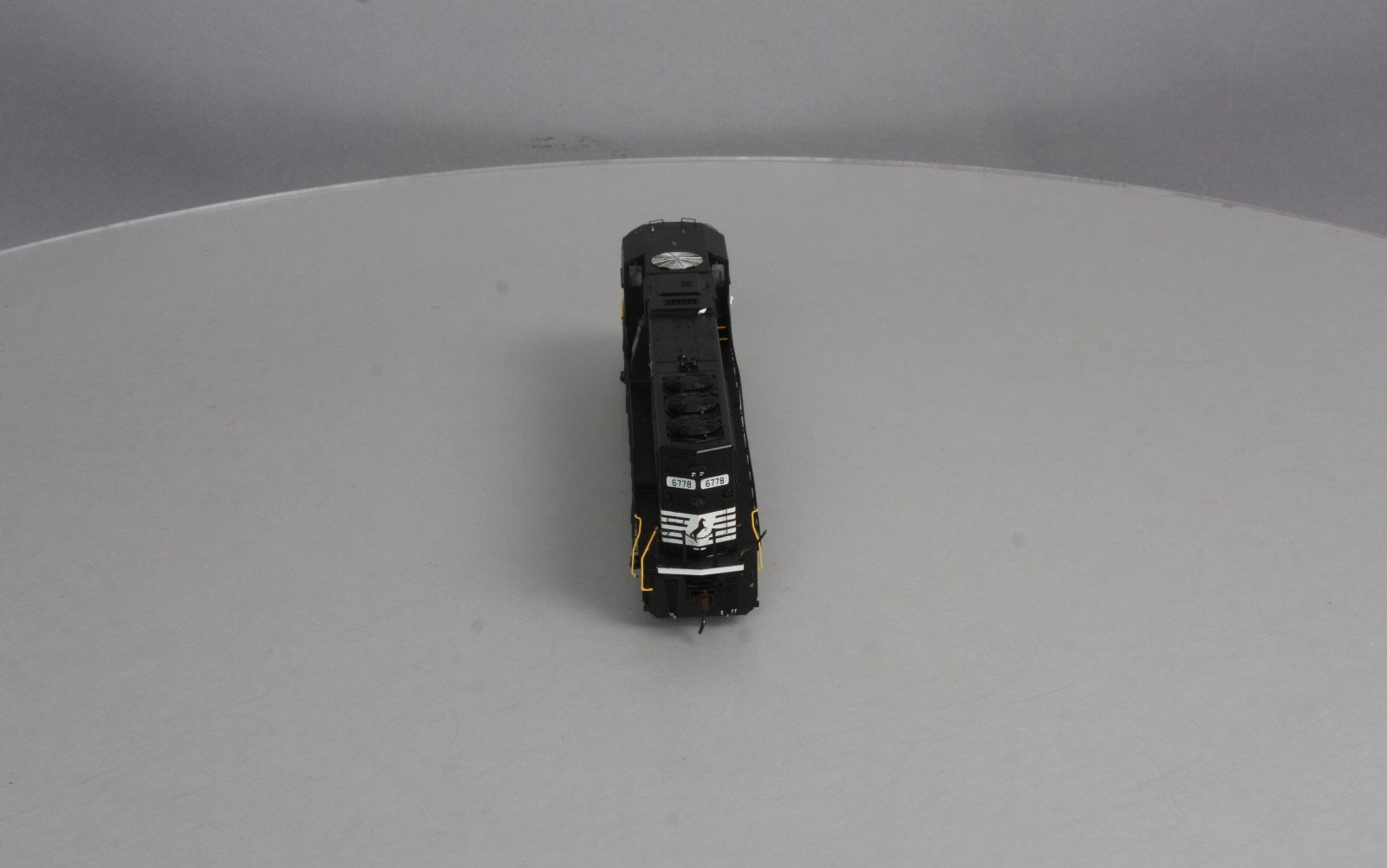 Athearn G67268 HO Norfolk Southern SD60M Diesel Locomotive #6778