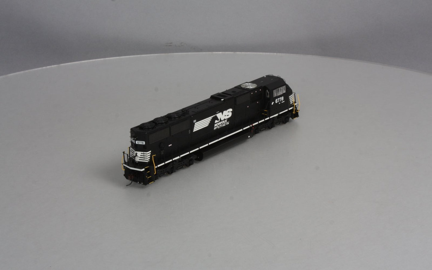 Athearn G67268 HO Norfolk Southern SD60M Diesel Locomotive #6778