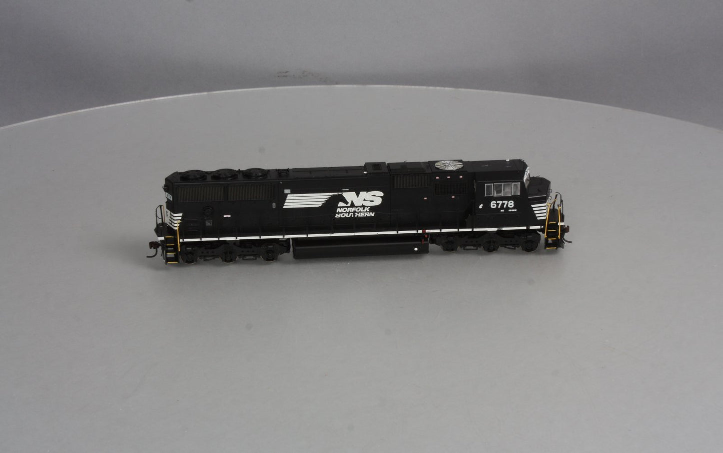 Athearn G67268 HO Norfolk Southern SD60M Diesel Locomotive #6778