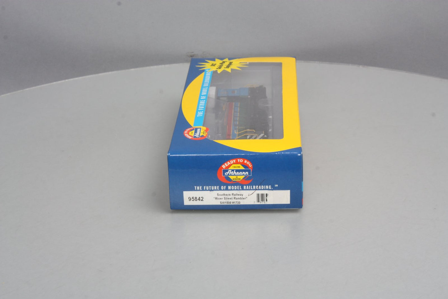 Athearn 95842 HO Southern "River Street Rambler" SW1500 Diesel Switcher #1733