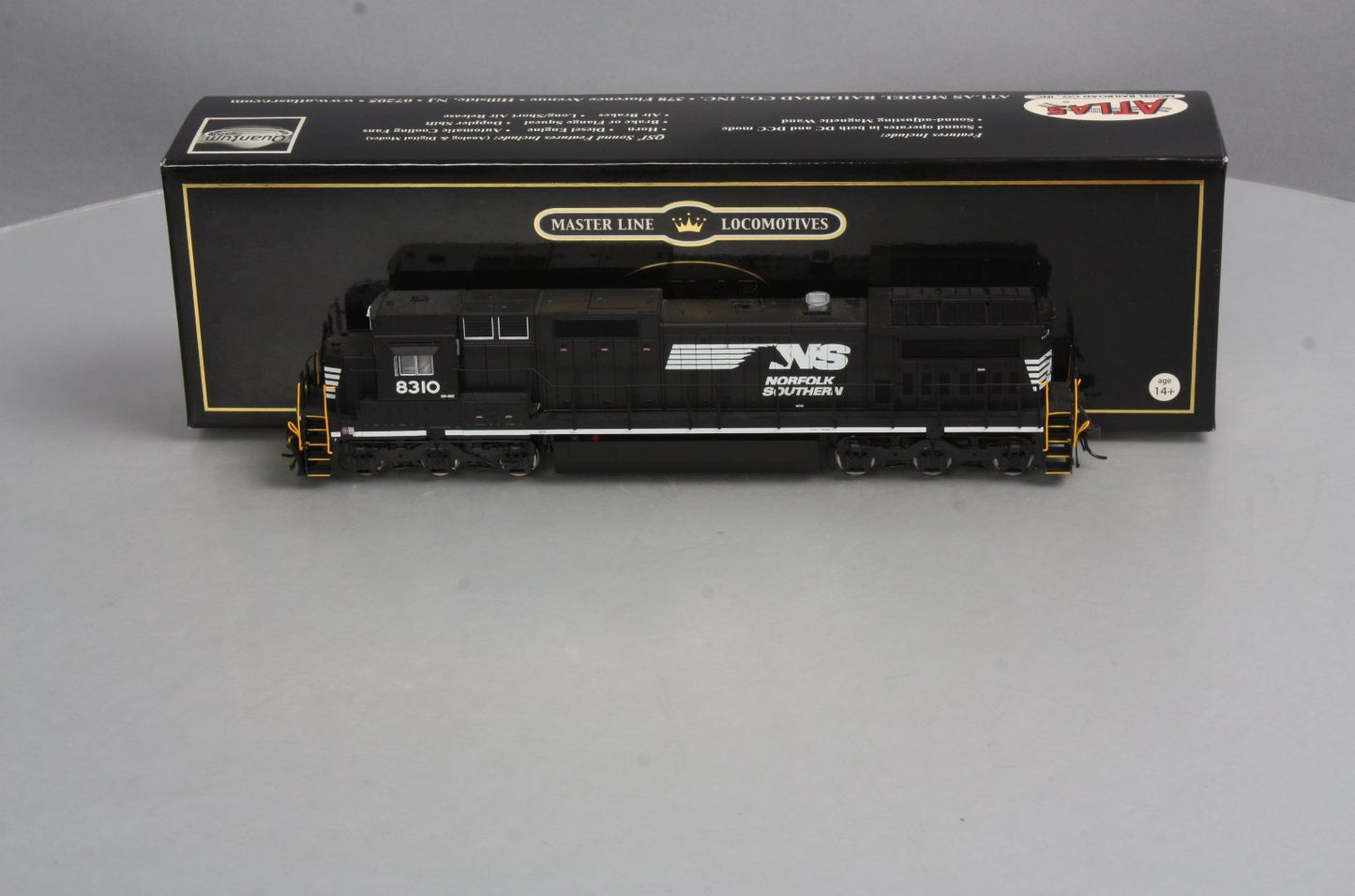 Atlas 10000770 HO Norfolk Southern "Horse Head" Dash 8-40C Diesel Locomotive