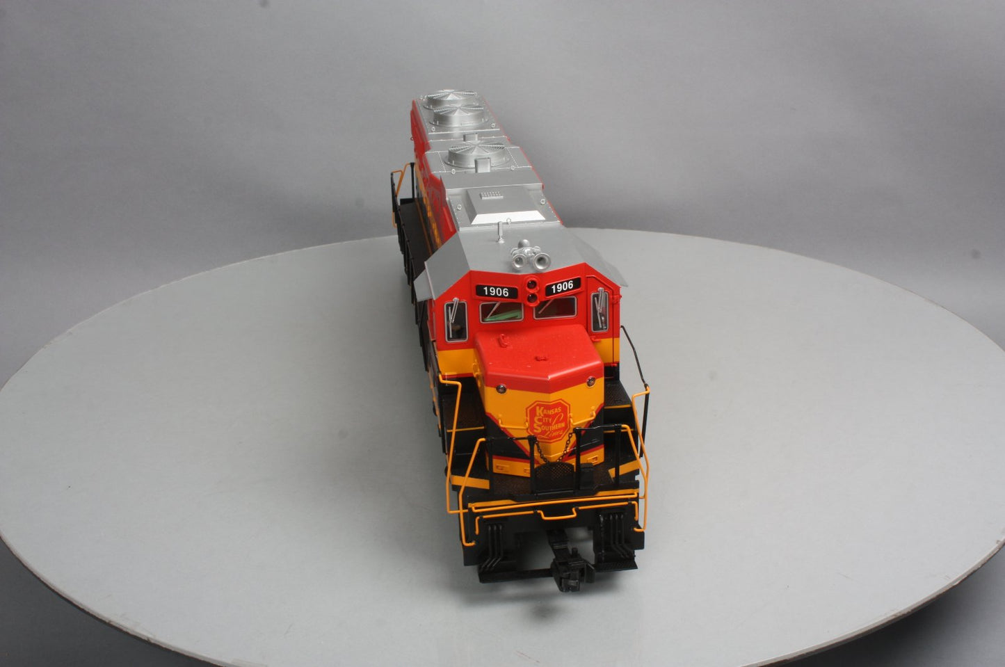 USA Trains R22232 G Kansas City Southern GP 38-2 Diesel Locomotive #1902