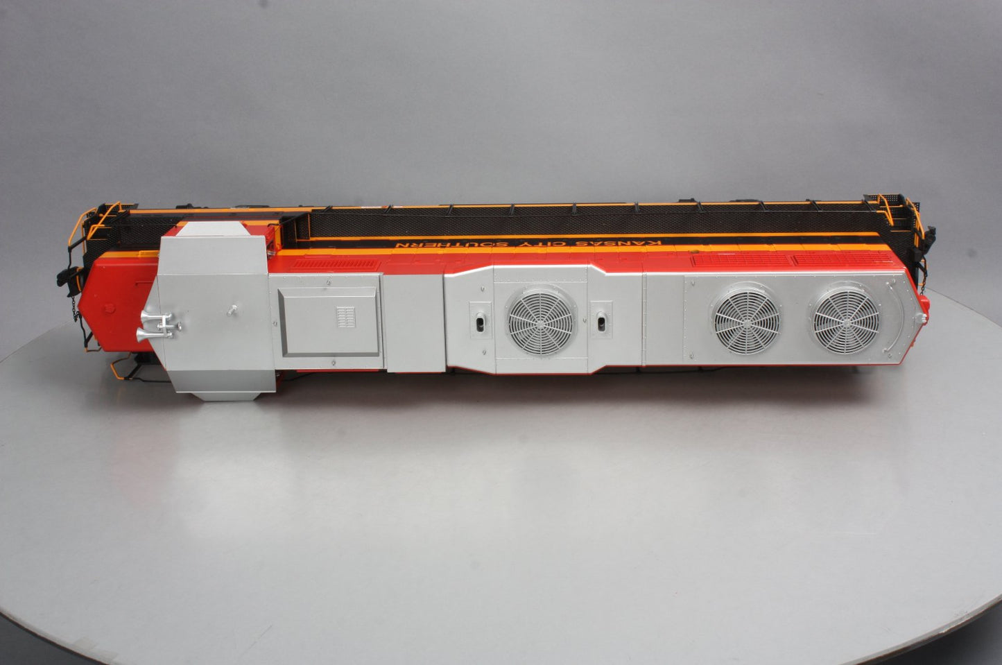 USA Trains R22232 G Kansas City Southern GP 38-2 Diesel Locomotive #1902