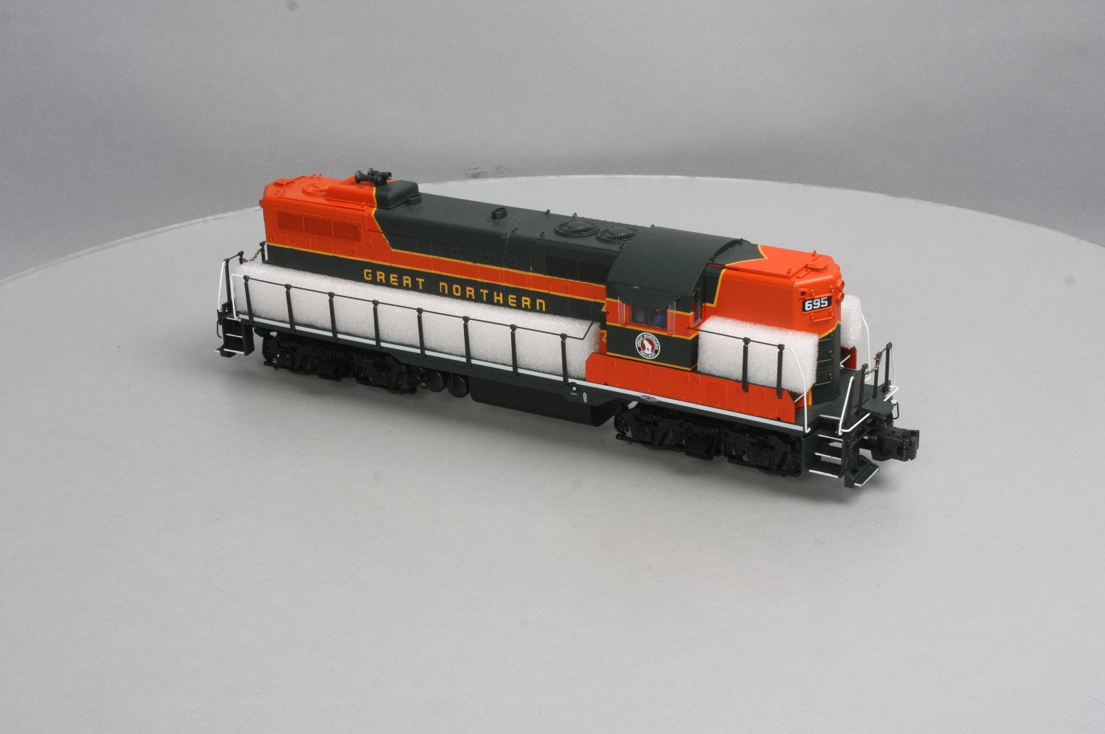 Lionel 6-34665 O Great Northern Legacy GP9 Diesel Locomotive #695