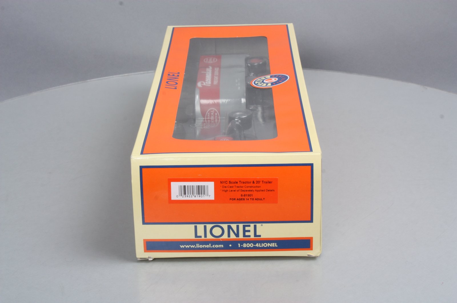 Lionel 6-81901 O New York Central Tractor w/Piggyback Semi Trailer