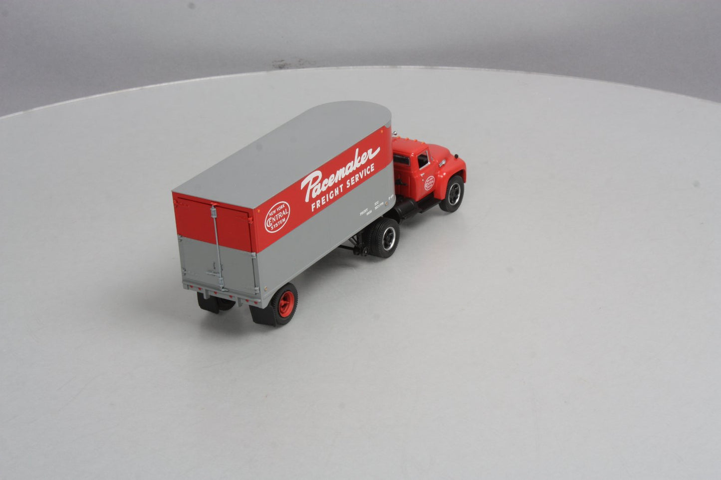Lionel 6-81901 O New York Central Tractor w/Piggyback Semi Trailer