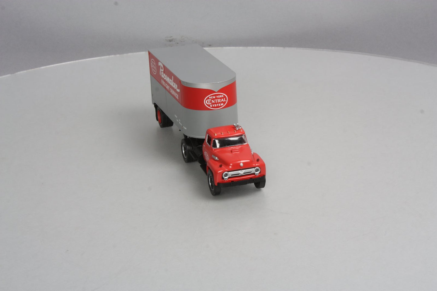 Lionel 6-81901 O New York Central Tractor w/Piggyback Semi Trailer