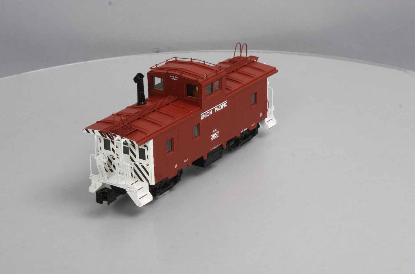 Lionel 6-27667 O Gauge Union Pacific Safety-Striped Caboose #3857