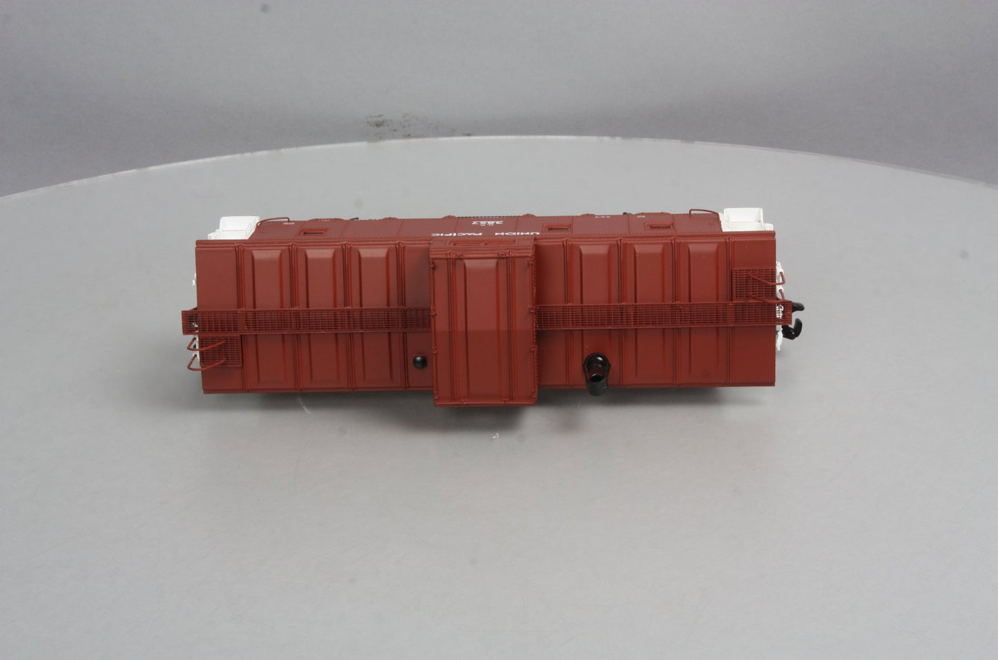 Lionel 6-27667 O Gauge Union Pacific Safety-Striped Caboose #3857