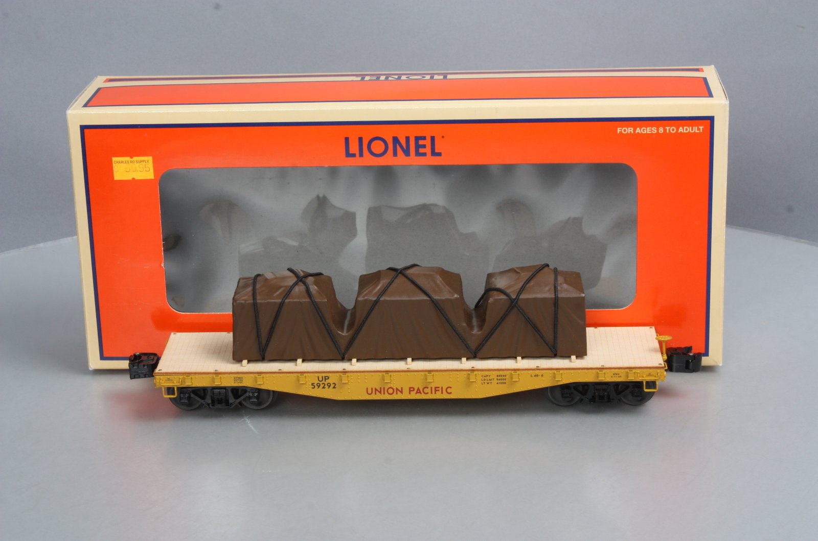 Lionel 6-27583 O Gauge Union Pacific 40' Flatcar w/Covered Load