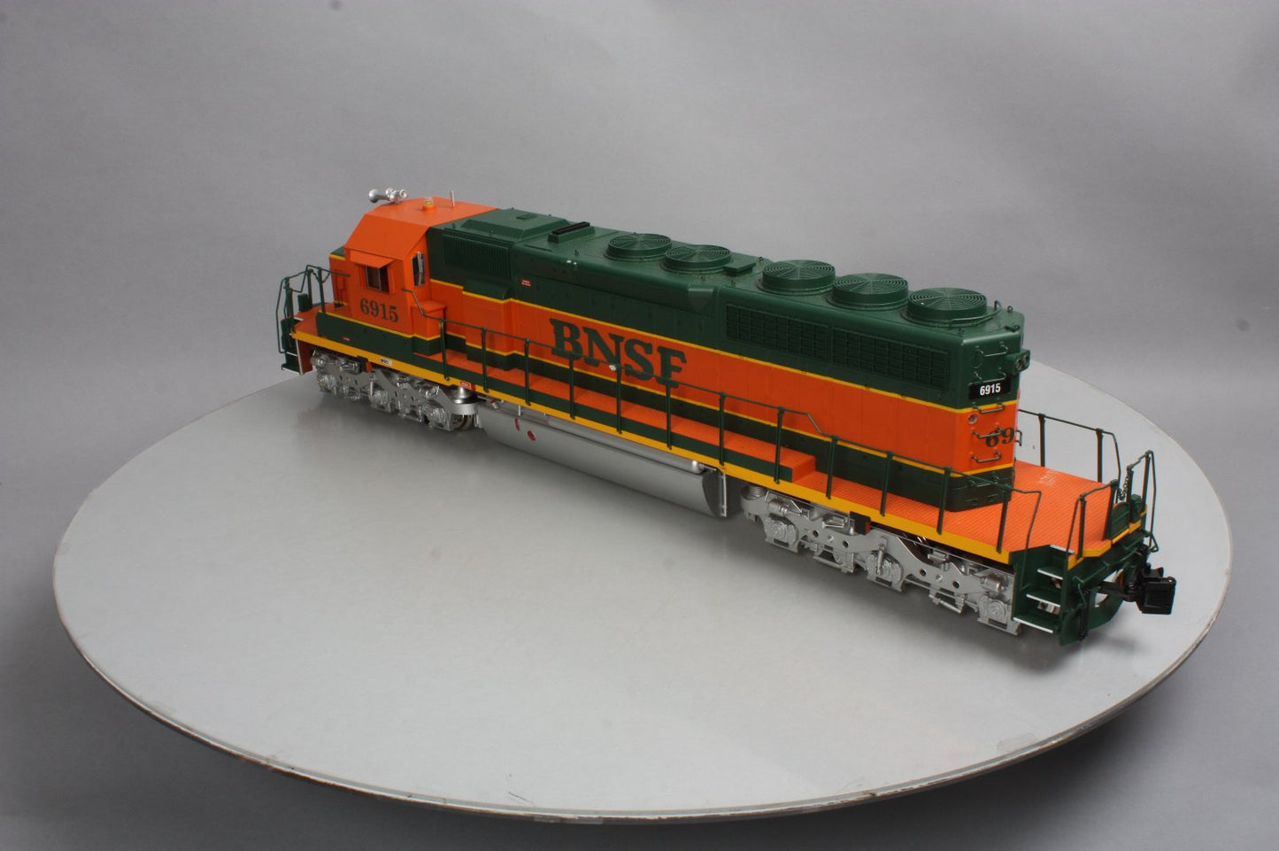 USA Trains 22306 G Burlington Northern Santa Fe SD40-2 Diesel Locomotive #6915