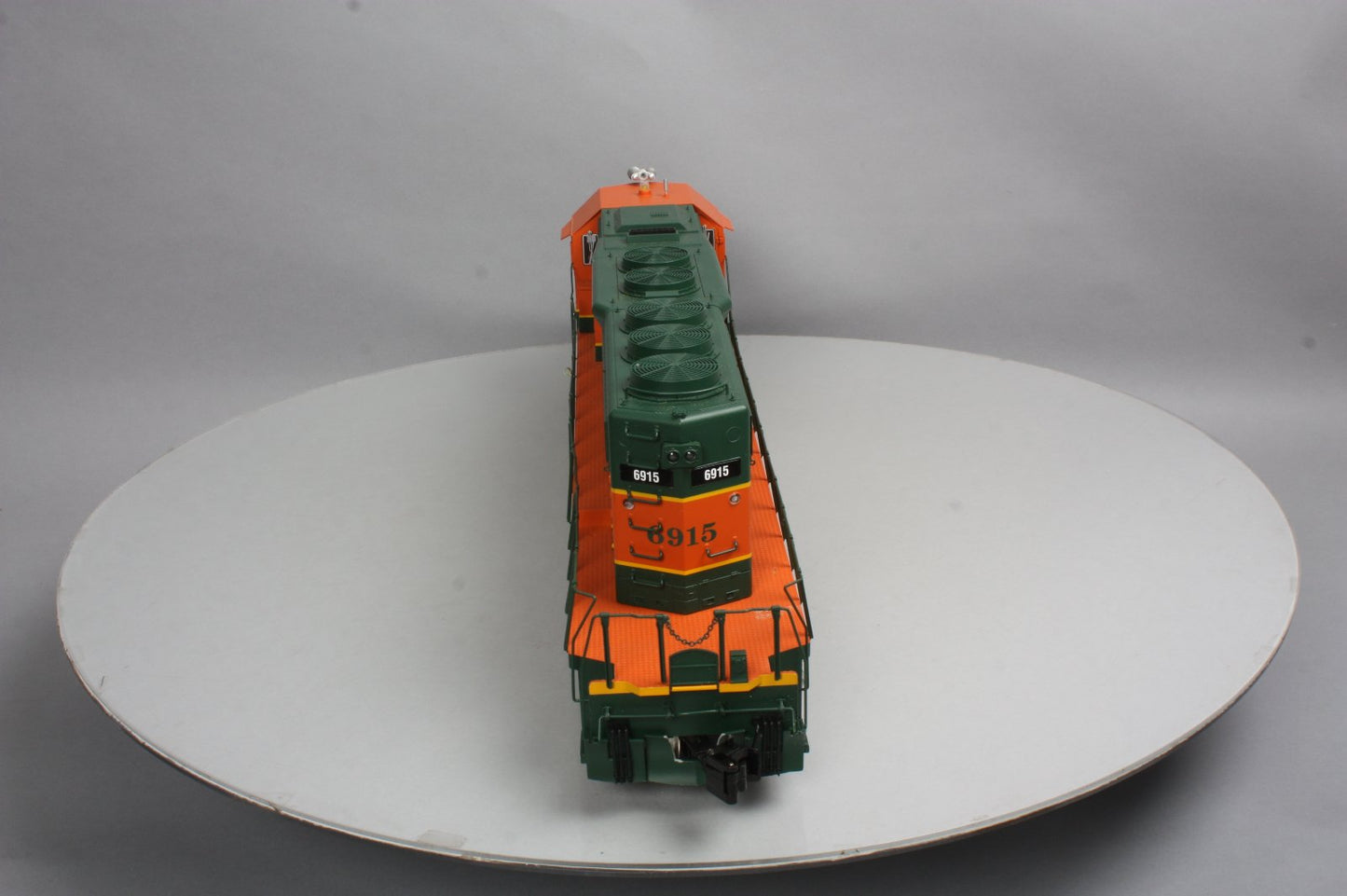 USA Trains 22306 G Burlington Northern Santa Fe SD40-2 Diesel Locomotive #6915