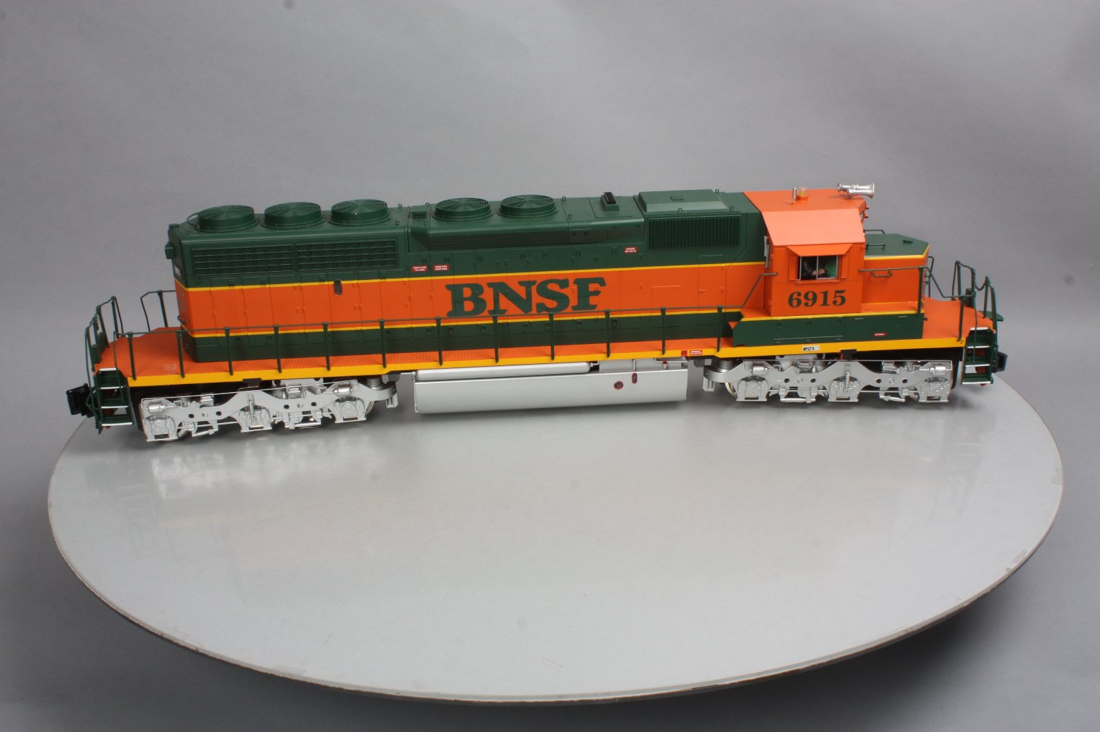 USA Trains 22306 G Burlington Northern Santa Fe SD40-2 Diesel Locomotive #6915