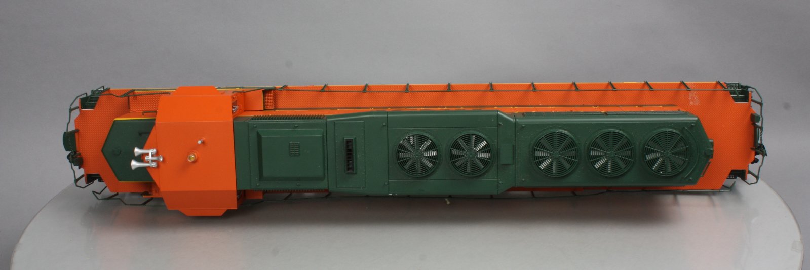 USA Trains 22306 G Burlington Northern Santa Fe SD40-2 Diesel Locomotive #6915