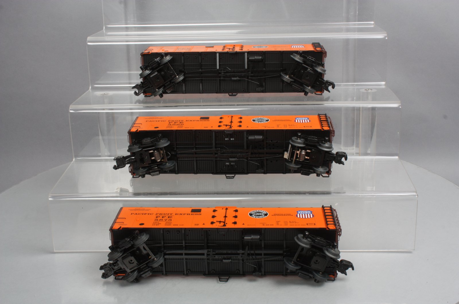 Lionel 6-81142 O VISIONLINE UPFE Steel Ice Reefer w/FreightSounds (Pack of 3)
