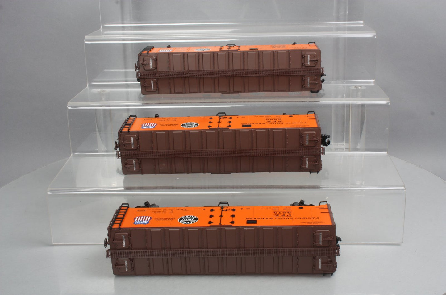 Lionel 6-81142 O VISIONLINE UPFE Steel Ice Reefer w/FreightSounds (Pack of 3)
