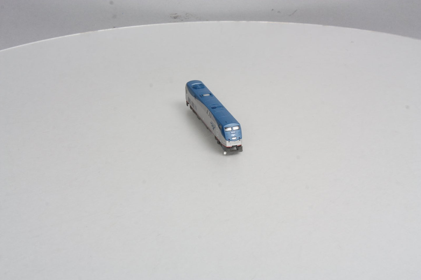 Kato 176-6028-1 N Amtrak GE P42 Diesel Locomotive #99 with DCC